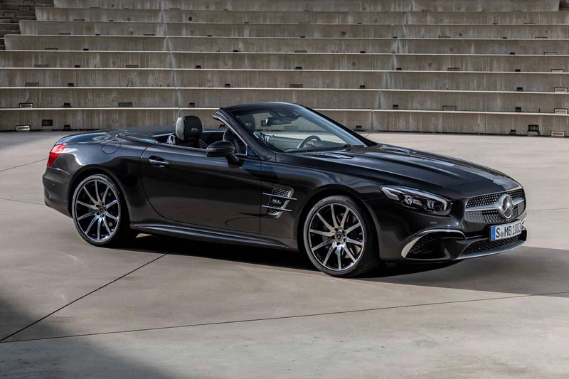 10. Mercedes-Benz SL 2020 (giá khởi điểm của biến thể động cơ V6: 91.000 USD USD, công suất tối đa: 362 mã lực).