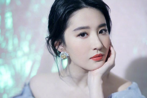 Lưu Diệc Phi bị phát hiện hẹn hò, danh tính người bạn trai bí ẩn khiến công chúng bất ngờ?