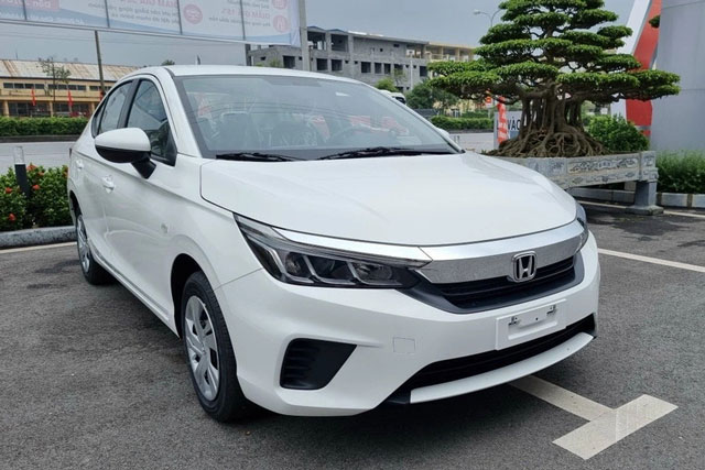 Ảnh chi tiết Honda City phiên bản rẻ nhất, so kè cùng Toyota Vios 1.5E MT