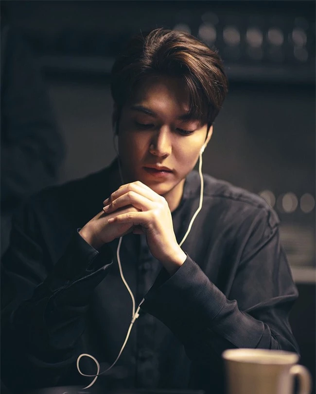 Cứ tưởng Lee Min Ho ngại ngùng thế nào, ai ngờ cũng &quot;bậc thầy thả thính&quot; đây này - Ảnh 1.