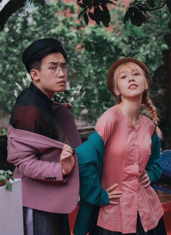 Thấy Hậu Hoàng tình tứ bên trai trẻ, Mũi trưởng Long liền có động thái khiến fan rần rần bàn tán - Ảnh 3. Thấy Hậu Hoàng tình tứ bên trai trẻ, Mũi trưởng Long liền có động thái khiến fan rần rần bàn tán - Ảnh 3.
