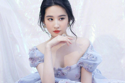 Nguyên nhân khiến Lưu Diệc Phi vẫn độc thân cho tới bây giờ, liệu có liên quan tới "ông lớn" đứng đằng sau?