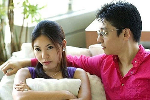 Nửa đêm điện thoại chồng đổ chuông, tôi vội bắt máy và sốc khi nghe đầu dây bên kia đang gào khóc cầu cứu