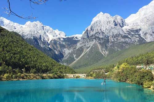 Non nước hữu tình ở Vân Nam, Trung Quốc