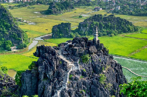 Vẻ đẹp của "vạn lý trường thành" tại Ninh Bình: Mị nào còn trẻ, đi ngay kẻo phí hoài thanh xuân