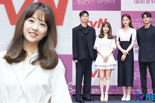 Park Bo Young như ma cà rồng trẻ mãi không già, biến thành tí hon lọt thỏm giữa tài tử Reply 1997, nữ phụ 1m74 và dàn nam thần
