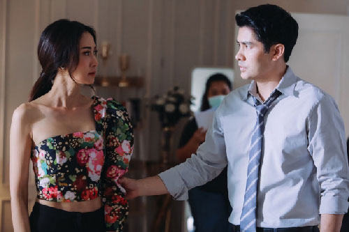 Nhất quyết ly hôn vợ để trút bỏ gánh nặng, 4 năm sau chồng bất đắc dĩ treo biển bán nhà nhưng lại "tối mặt" với vị khách đến mua