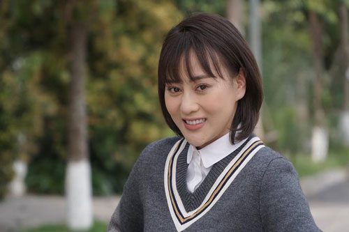 Phương Oanh bị chê diễn dở trong phim 'Hương vị tình thân', loạt sao Việt nói gì?