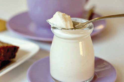 Lý do bạn nên ăn sữa chua trước khi đi ngủ