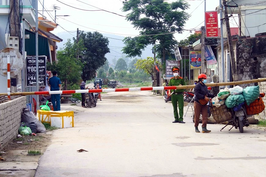 Phong tỏa 5 thôn ở xã Quỳnh Lập