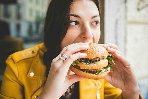 Bạn có biết tại sao mình luôn thèm ăn?