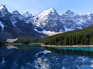 Ngắm vẻ thơ mộng của Vườn quốc gia núi Rocky, Canada