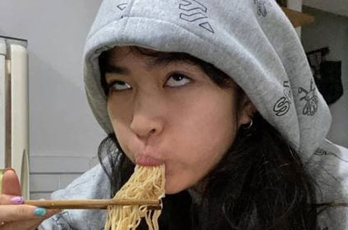 Bị thắc mắc về chuyện ăn uống ở Sao Nhập Ngũ, Khánh Vân "đanh đá" đáp trả: "Giờ đầu người cũng nhai được luôn!"