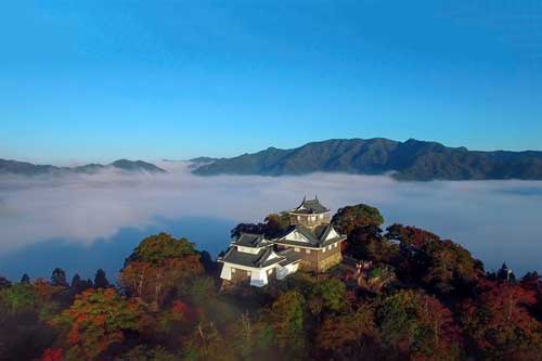 Tòa lâu đài hùng vĩ ở Nhật Bản chỉ xuất hiện 10 lần trong 1 năm