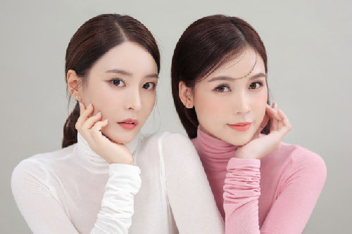 Sam trang điểm nhẹ nhàng, đọ sắc bên cô bạn người Hàn Quốc