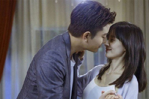 Trước khi vợ lên bàn mổ, chồng cầm tay tôi và nói lời an ủi cảm động, ngờ đâu một thời gian sau anh ta thay đổi hoàn toàn