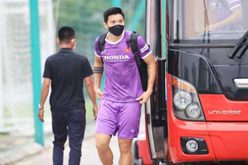 Văn Hậu, đừng nóng vội!