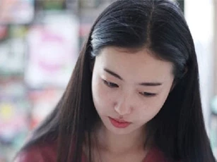 Tối nào mẹ chồng cũng dắt chó đi dạo cả tiếng đồng hồ, tôi bàng hoàng khi biết nơi mà bà đã đến