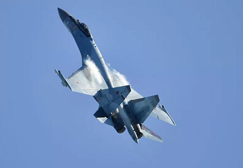 'Vua tác chiến' Su-35 của Nga vượt trội 'chim ăn thịt' F-22