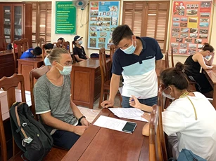 Đà Nẵng: Phạt 1 người nước ngoài, 7 người Việt vì vi phạm quy định phòng chống dịch