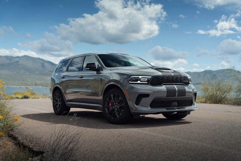 =3. Dodge Durango SRT Hellcat (công suất tối đa: 710 mã lực, thời gian tăng tốc từ 0-100 km/h: 3,5 giây).