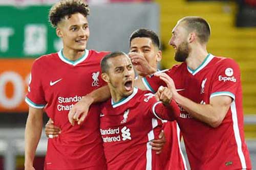 Thiago đã nổ súng cho Liverpool