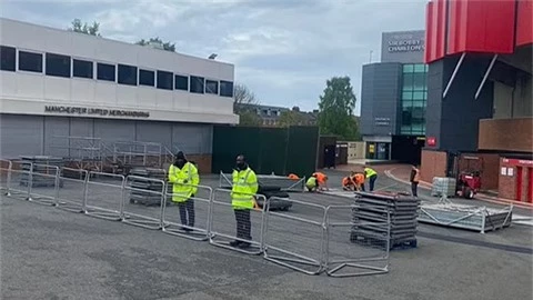 Man United tăng cường an ninh nghiêm ngặt tại Old Trafford đề phòng fan phá rối