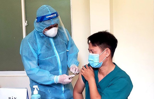 Đà Nẵng: Một nữ điều dưỡng bị sốc phản vệ sau tiêm vắc-xin Covid-19