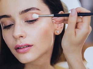 Mùa hè đến bạn cần thay đổi ngay bí quyết trang điểm
