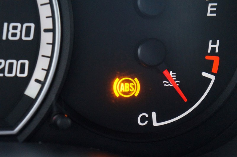 Các đèn cảnh báo trên xe ô tô thường gặp nhất