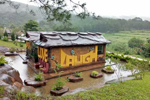 Thăm ngôi nhà đất sét độc nhất vô nhị ở Đà Lạt