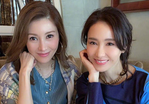 Lê Tư đẹp lấn át "Hoa hậu đẹp nhất Hong Kong" Lý Gia Hân và Trương Bá Chi khi chung khung hình