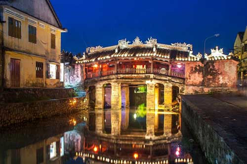 Top 13 cây cầu đẹp như cổ tích đáng chiêm ngưỡng khắp thế giới: Có cả Chùa Cầu ở Hội An