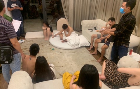 Nghệ An: Nhóm "nam thanh nữ tú" thuê biệt thự mở tiệc ma túy