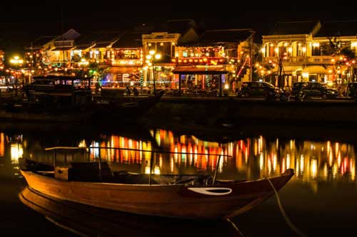 Hội An lọt top những điểm đến đẹp như cổ tích không thể bỏ qua