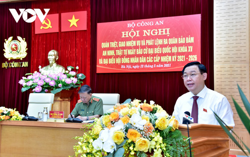 Chủ tịch Quốc hội: Phát huy vai trò nòng cốt lực lượng vũ trang trong bảo vệ Ngày bầu cử