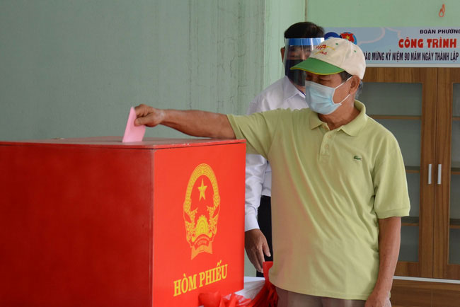 Cử tri không thể về nơi bầu cử vì dịch COVID-19 có thể bỏ phiếu ở nơi khác