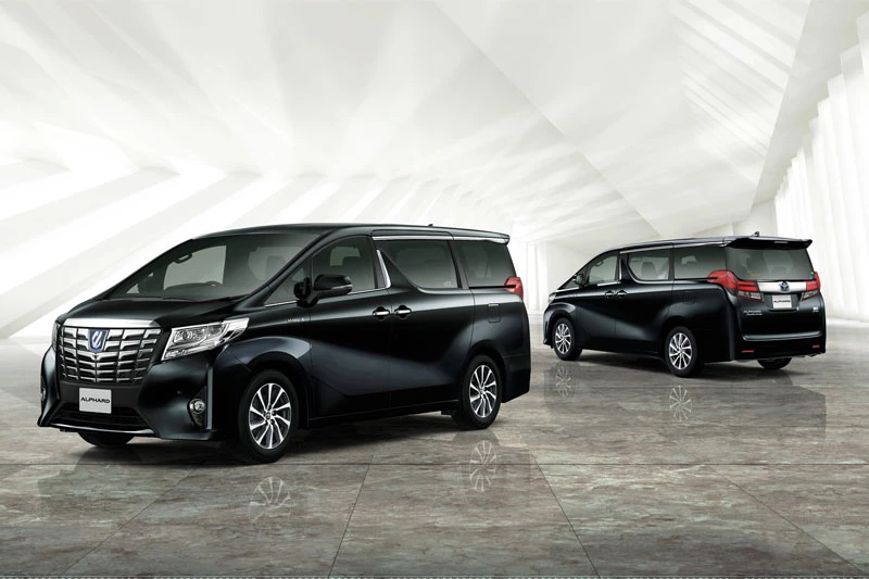 3. Toyota Alphard (doanh số: 5 chiếc).