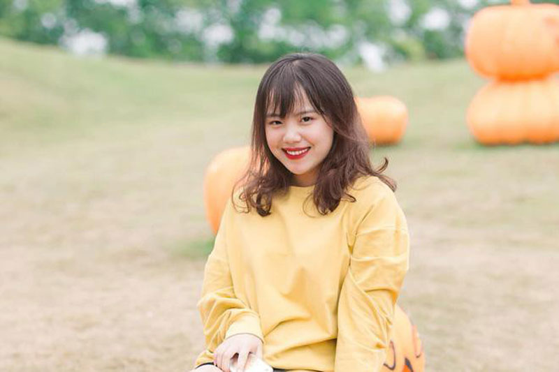 Nhan sắc xinh đẹp của chủ nhân câu nói "Bộ Y tế đề nghị người dân đeo khẩu trang ..." trong điện thoại