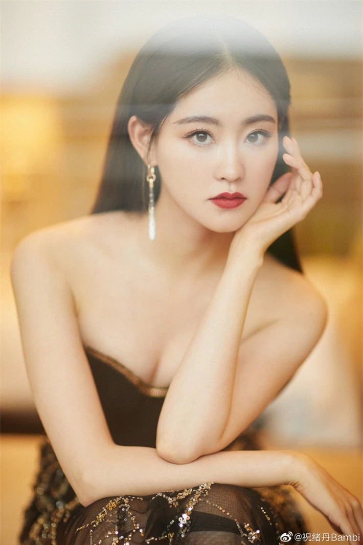 Những mỹ nhân Hoa ngữ đẹp nhất trong mắt người Hàn Quốc: Dương Mịch mất hút, Triệu Lệ Dĩnh và Địch Lệ Nhiệt Ba vẫn phải lép vế trước nữ idol này - Ảnh 2.
