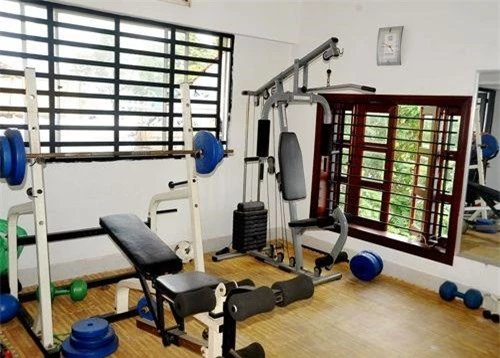 Phòng tập gym trong gia đình Lý Hải