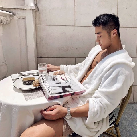 Khoe khoang sự giàu có trở thành trào lưu bị lên án ở Trung Quốc vì blogger không thể hiện đúng đời sống thực tế. Ảnh: @edisonfanye. Khoe khoang sự giàu có trở thành trào lưu bị lên án ở Trung Quốc vì blogger không thể hiện đúng đời sống thực tế. Ảnh: @edisonfanye.