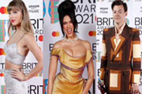 Taylor Swift lộ vòng 2 to bất thường, chạm mặt tình cũ Harry Styles