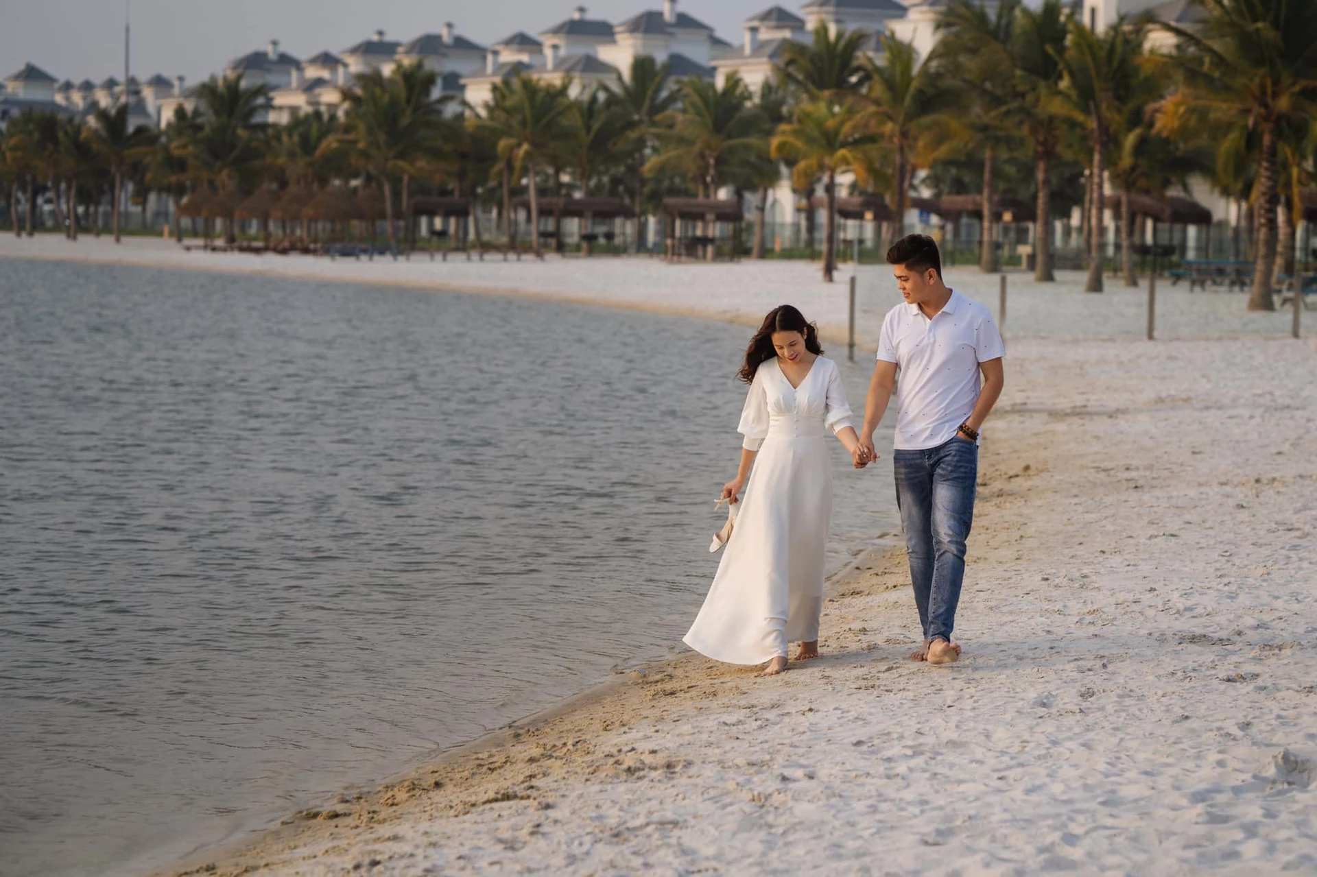 Phương Linh và Hoàng Hải lần đầu gặp gỡ tại khu cách ly. Phương Linh và Hoàng Hải lần đầu gặp gỡ tại khu cách ly.