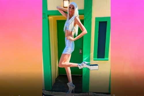 Clip: Cô gái kiếm 4.000 USD mỗi tháng với đôi chân dài 133 cm