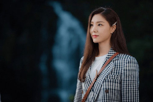 Đến nhà người yêu chơi, em choáng váng khi vô tình nghe được câu nhận xét của chị dâu tương lai