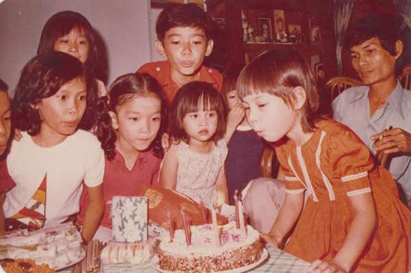 Ngắm loạt ảnh thời “ẵm ngửa” vô cùng đáng yêu của ca sĩ Thanh Thảo