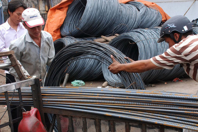 Giá thép tiếp tục tăng