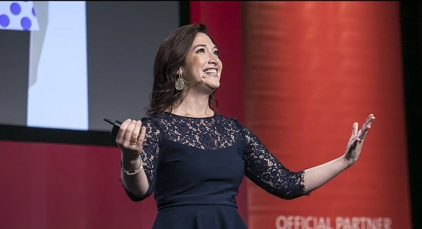 Bà Randi Zuckerberg là cựu Giám đốc Phát triển thị trường của Facebook. Bà Randi Zuckerberg là cựu Giám đốc Phát triển thị trường của Facebook.