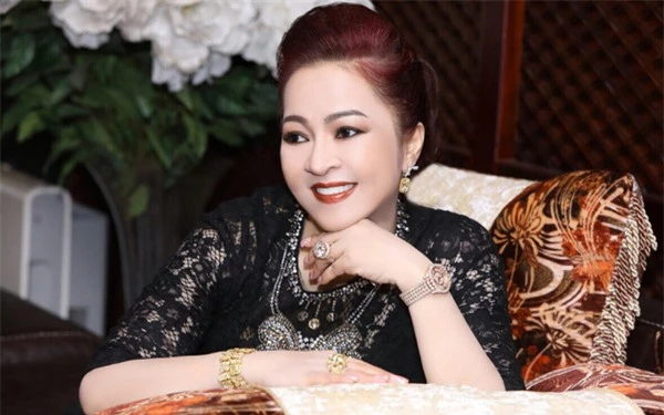 Bà Nguyễn Phương Hằng kể chuyện hoa hậu mua giải, được mời đi thi sắc đẹp nhưng từ chối - Ảnh 4.